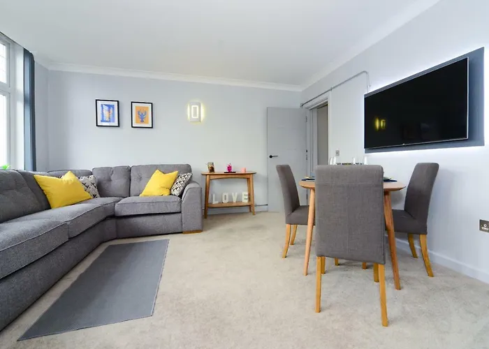 Beautiful Apartment Near Bournemouth, Poole & Sandbanks
